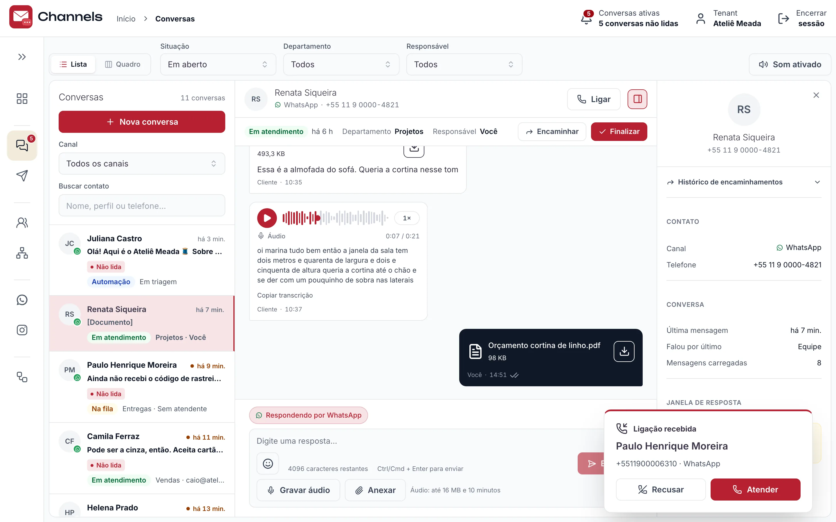 Painel de ligação do WhatsApp no Channels, aberto sobre a conversa com o cliente.